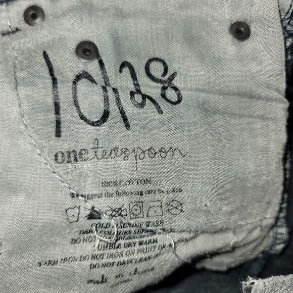 One teaspoon distressed dark denim shorts, 10/28 - Picture 9 of 9